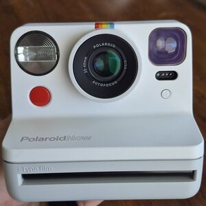 Polaroid Now Instant Camera in White